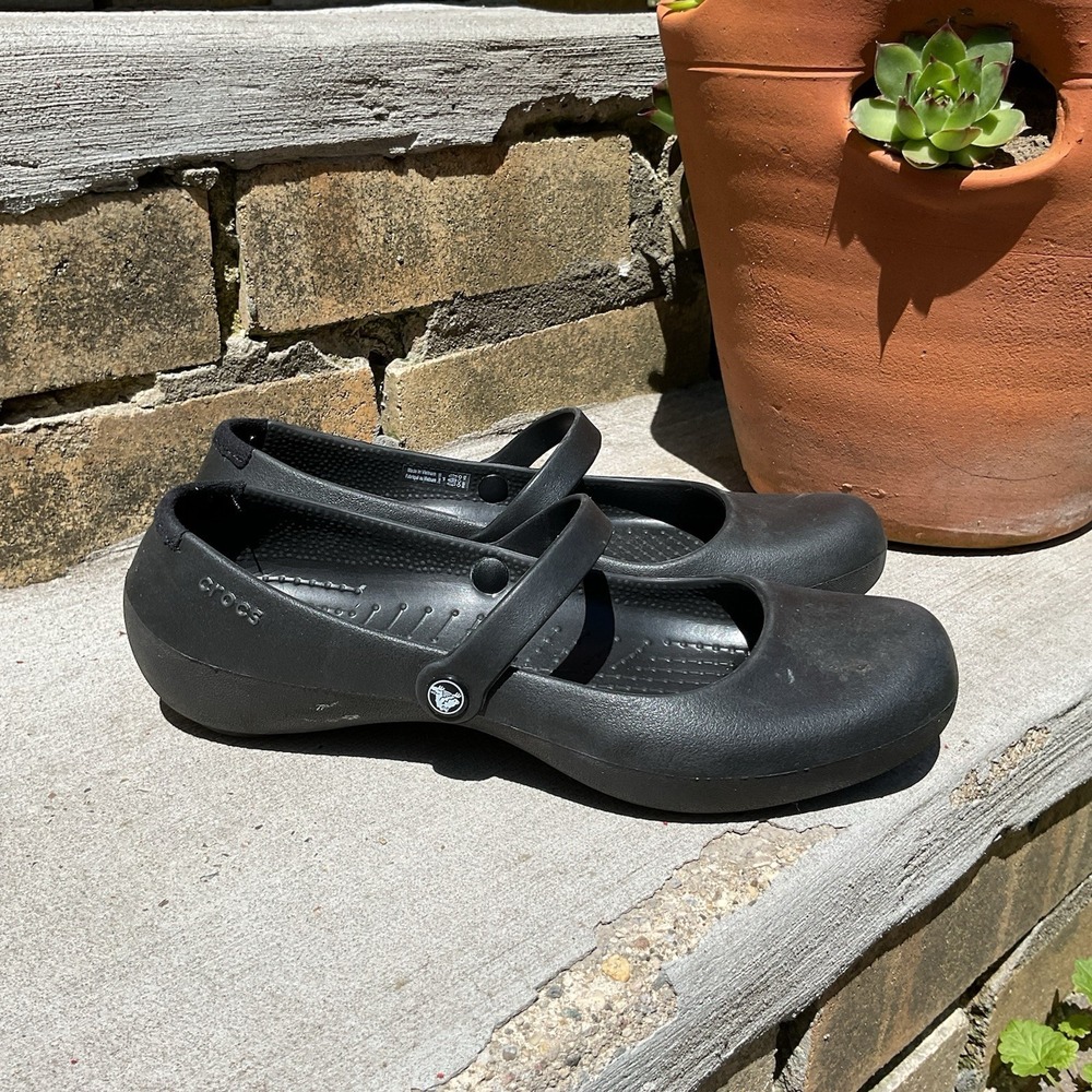Crocs Black Alice Mary Janes Loafers Top Strap Slip Resistant Shoes 11050 Size 6